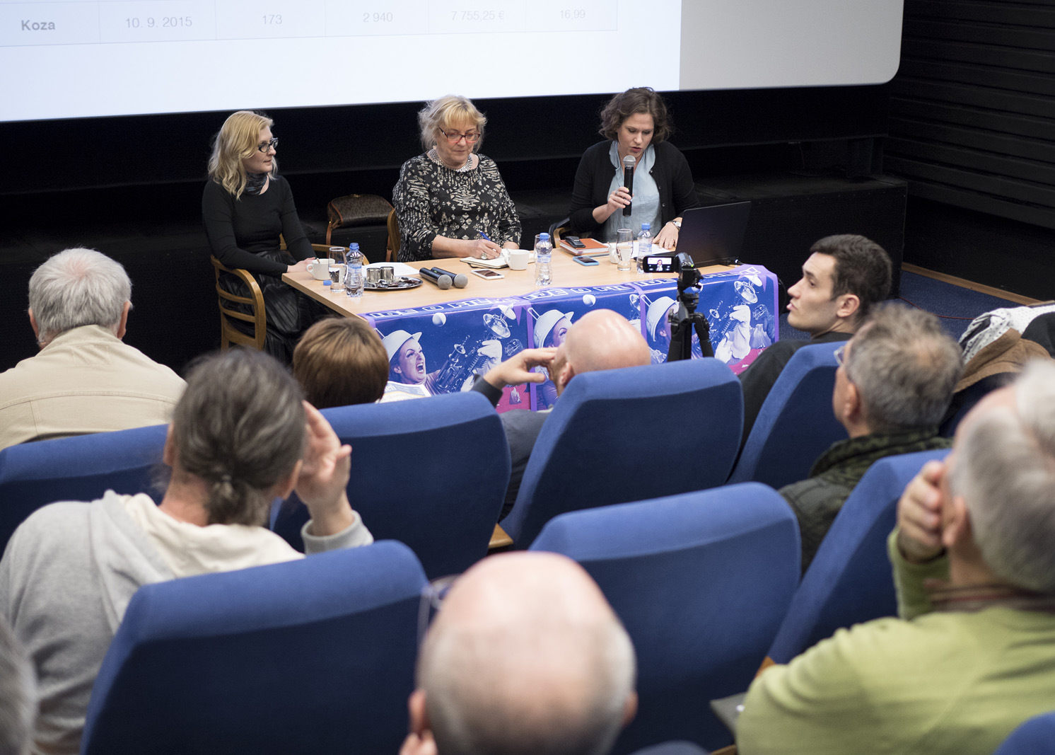 panel_hrany.jpg panel_hrany_film.jpg